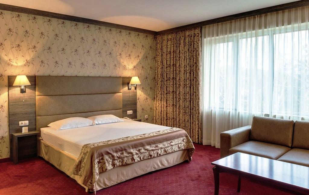 Spa Hotel Dvoretsa Velingrad Exterior foto A room at the hotel