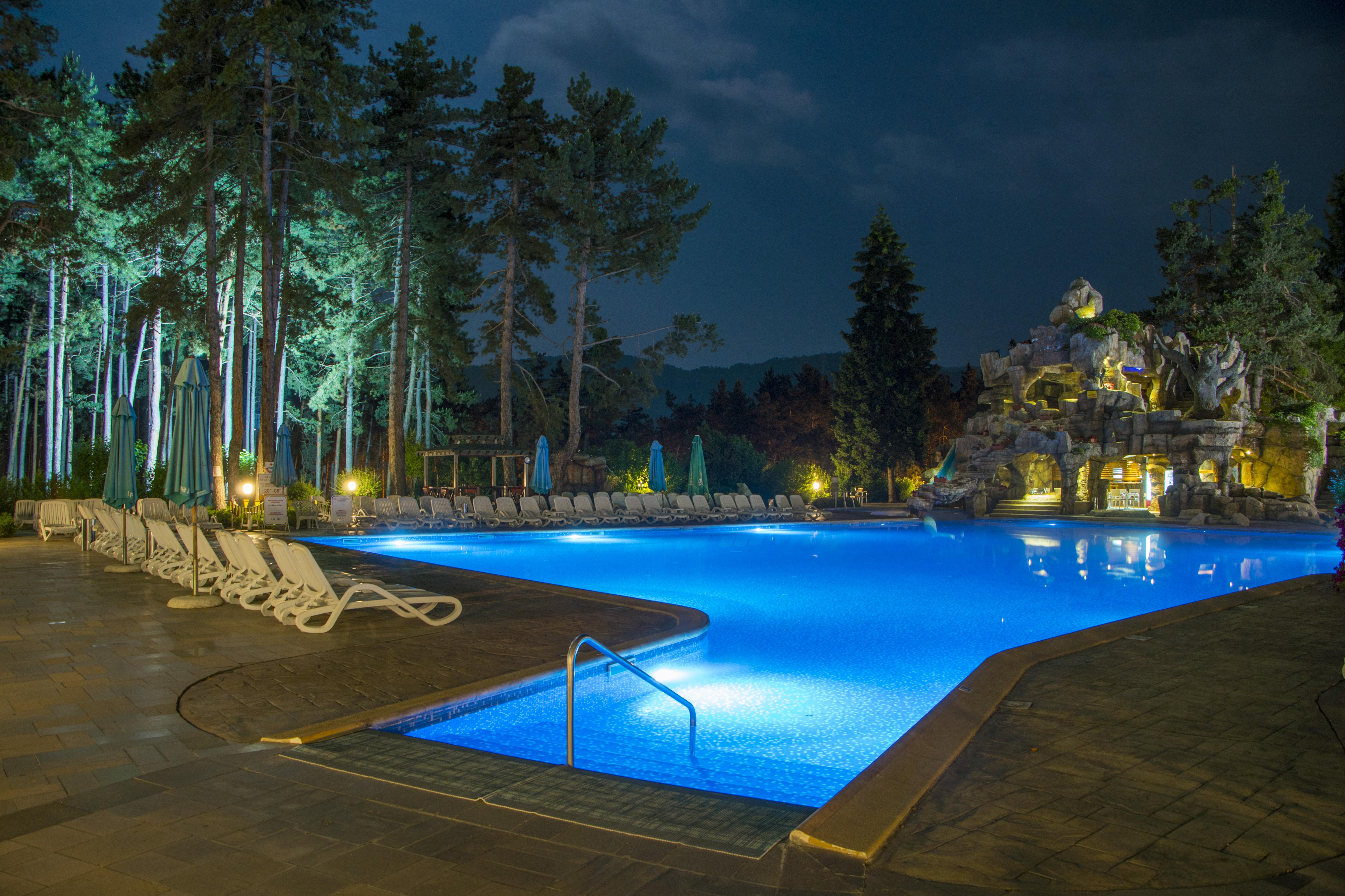 Spa Hotel Dvoretsa Velingrad Exterior foto The pool at the Hotel