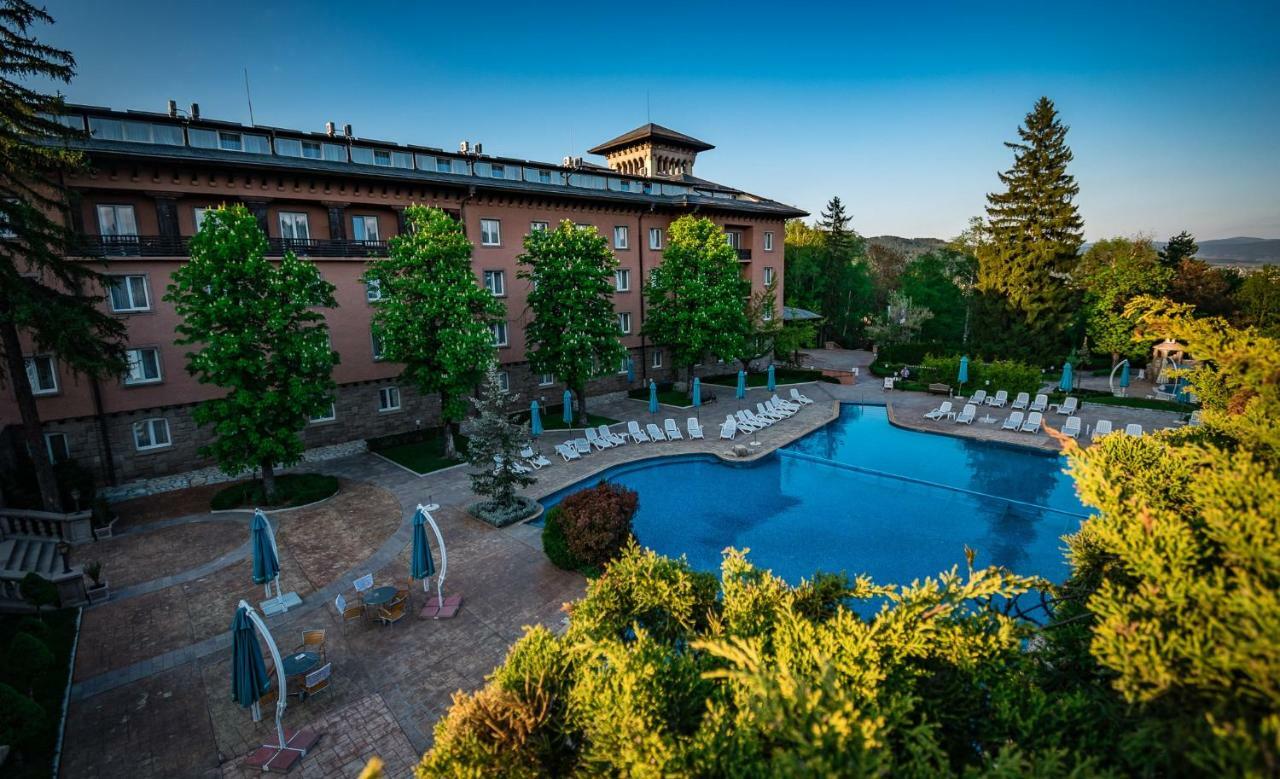 Spa Hotel Dvoretsa Velingrad Exterior foto The hotel